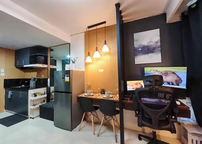 Cityscape Smart With 200mbps Wifi, Pool Access And Ps4 Near It Park Apartment